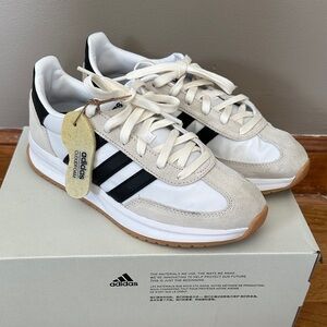 Adidas Women's Beige and Black Retro Runner Sneakers